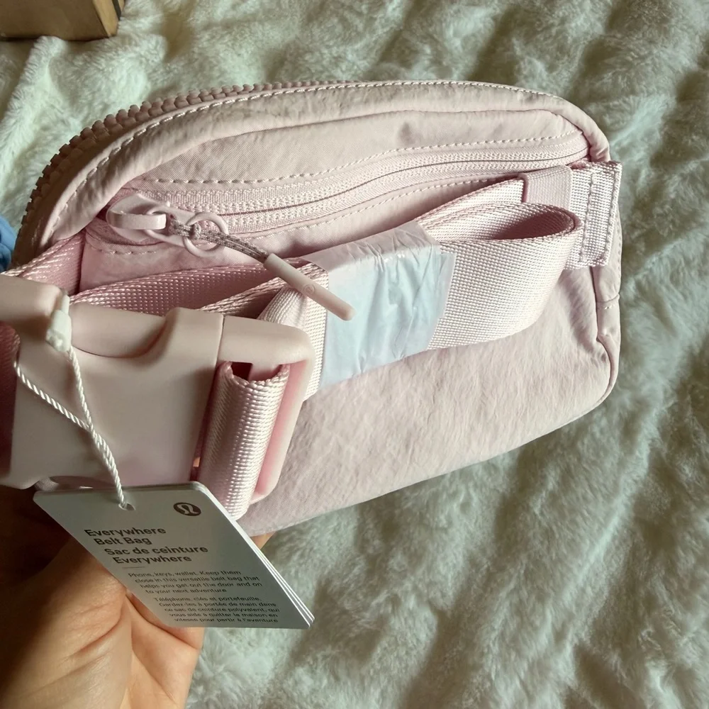 lululemon athletica Light Pink Bell bag - Picture 5 of 6